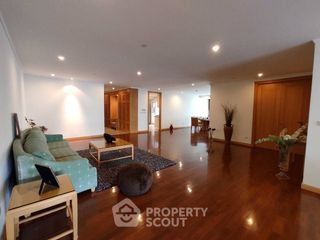 For rent 3 bedrooms apartment in Khlong Toei, Bangkok