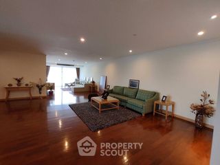 For rent 3 bedrooms apartment in Khlong Toei, Bangkok