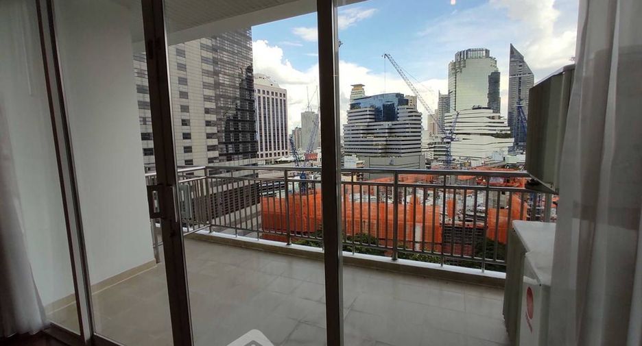 For rent 3 bedrooms apartment in Khlong Toei, Bangkok