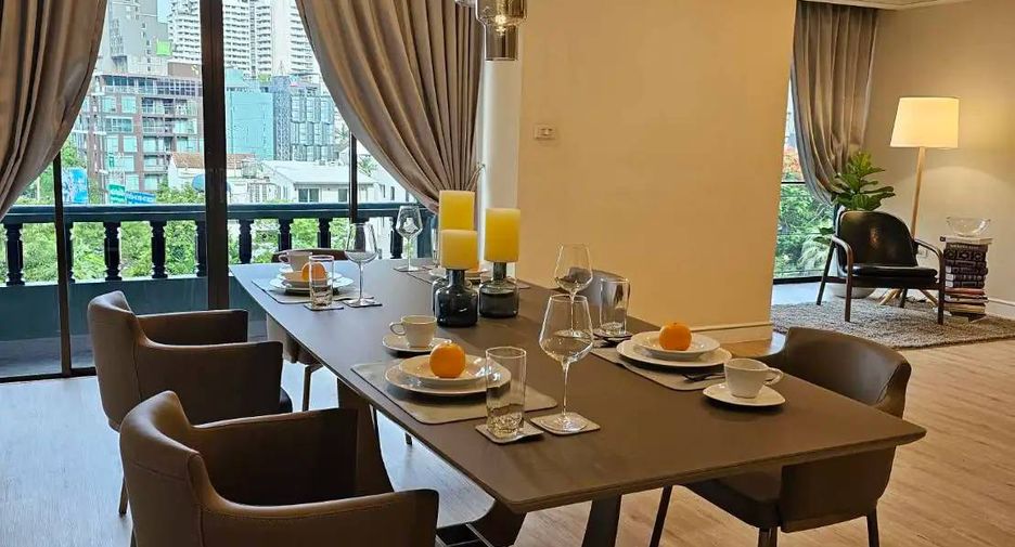 For rent 2 bedrooms apartment in Pathum Wan, Bangkok