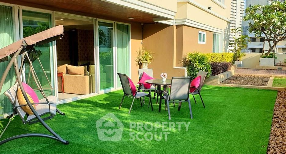 For rent 4 bedrooms apartment in Watthana, Bangkok