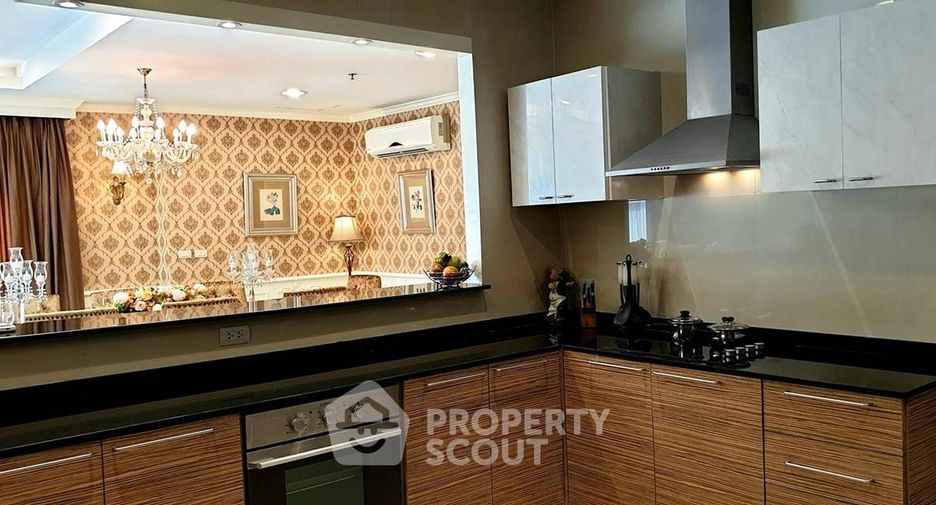 For rent 4 bedrooms apartment in Watthana, Bangkok