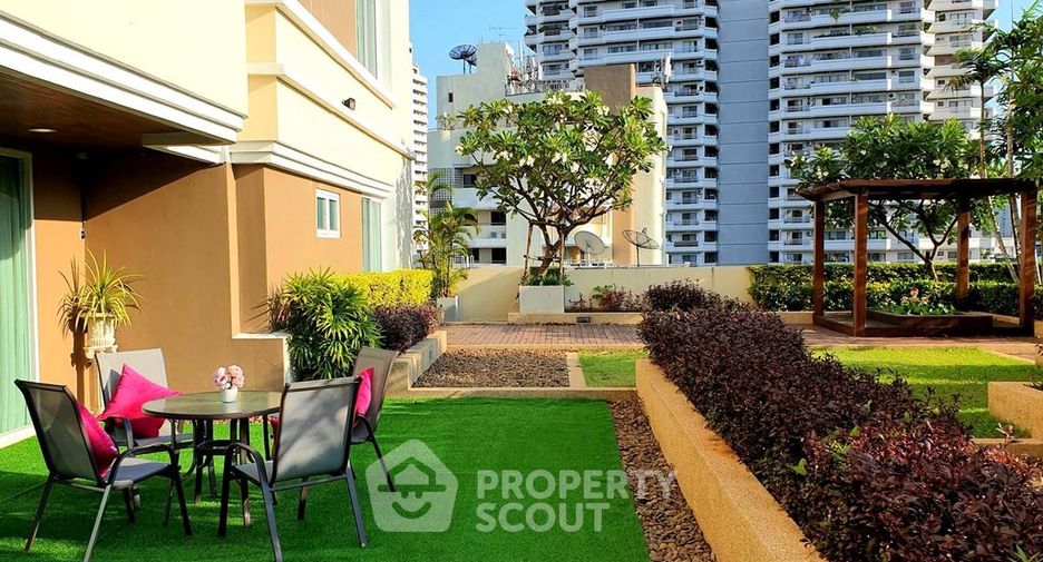For rent 4 bedrooms apartment in Watthana, Bangkok