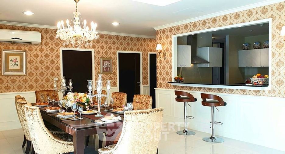 For rent 4 bedrooms apartment in Watthana, Bangkok
