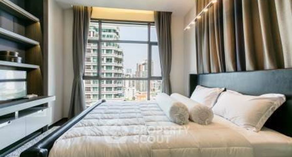 For rent 2 bedrooms condo in Khlong Toei, Bangkok