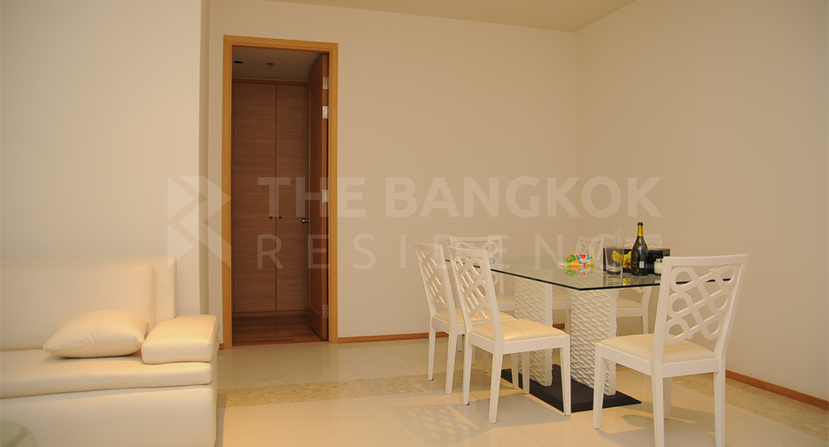 For rent 3 bedrooms condo in Sathon, Bangkok