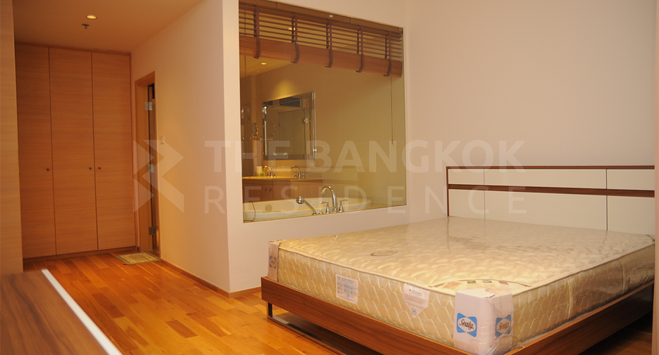 For rent 3 bedrooms condo in Sathon, Bangkok