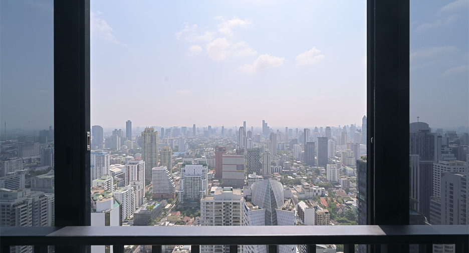 For rent 2 bedrooms condo in Khlong Toei, Bangkok