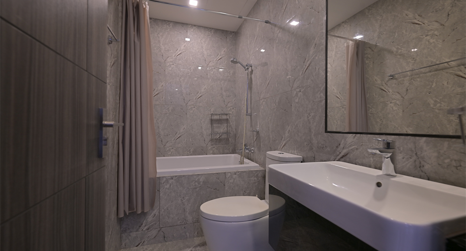 For rent 2 bedrooms condo in Khlong Toei, Bangkok