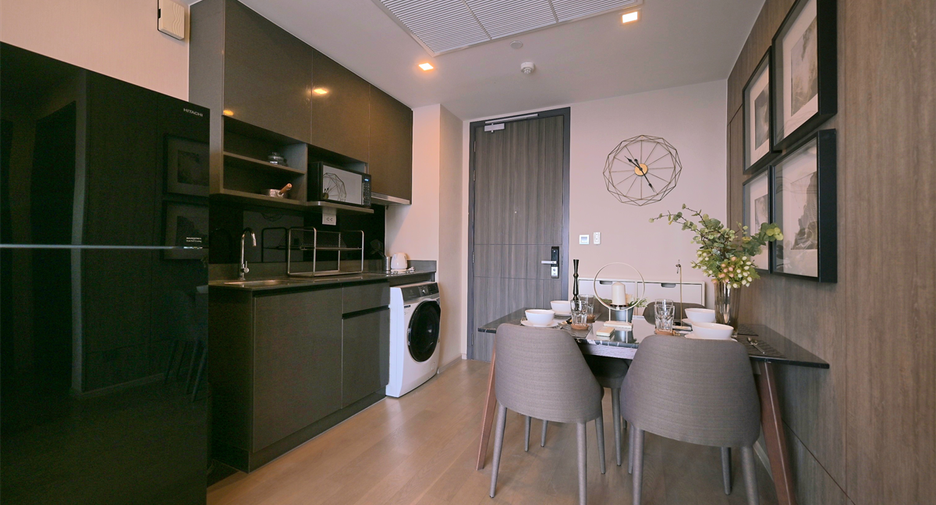 For rent 2 bedrooms condo in Khlong Toei, Bangkok