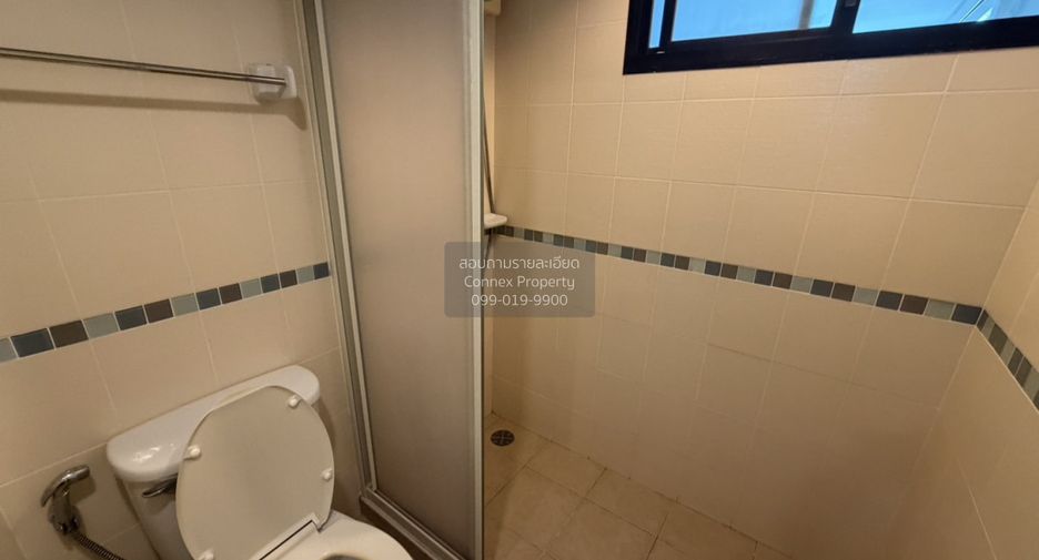 For rent 2 bedrooms condo in Yan Nawa, Bangkok