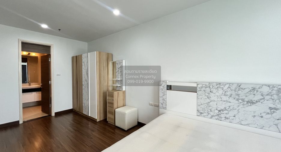 For rent 2 bedrooms condo in Yan Nawa, Bangkok