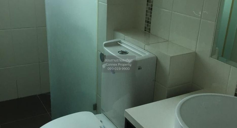 For rent 2 bedrooms condo in Bang Rak, Bangkok