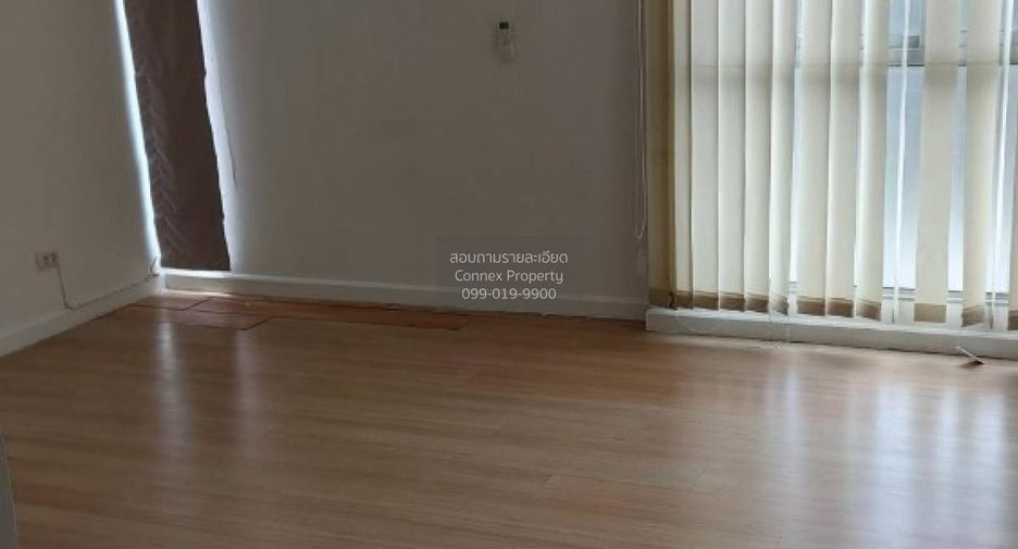 For rent 3 bedrooms townhouse in Pak Kret, Nonthaburi