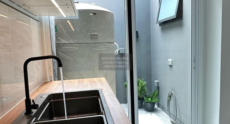 Casa adosada en alquiler de 3 habitaciones en Bang Phli, Samut Prakan