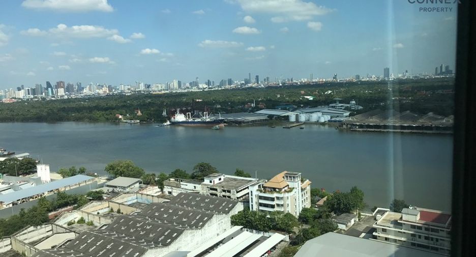 For rent 2 bedrooms condo in Yan Nawa, Bangkok
