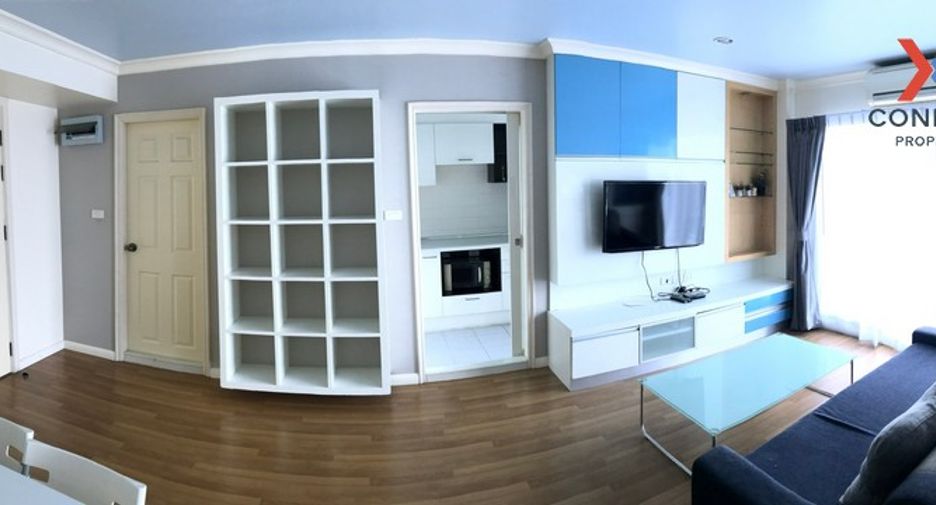For rent 2 bedrooms condo in Yan Nawa, Bangkok