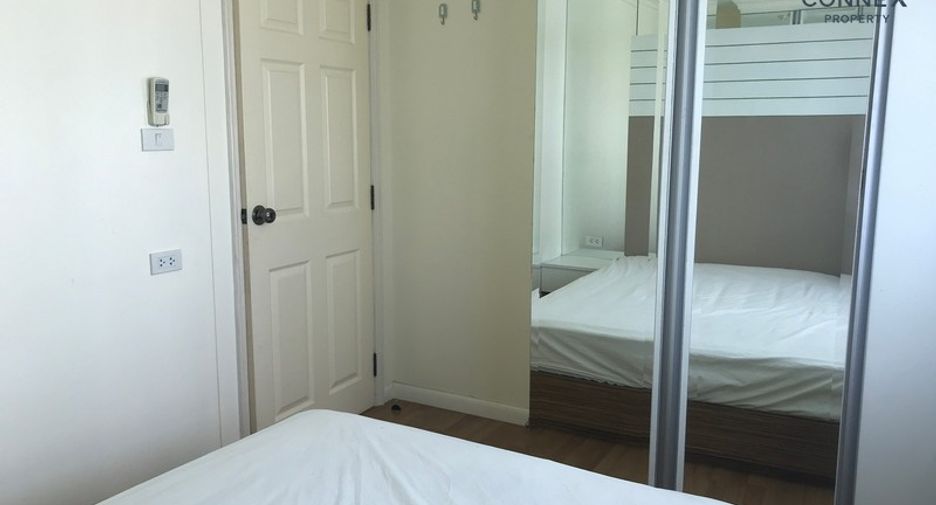 For rent 2 bedrooms condo in Yan Nawa, Bangkok