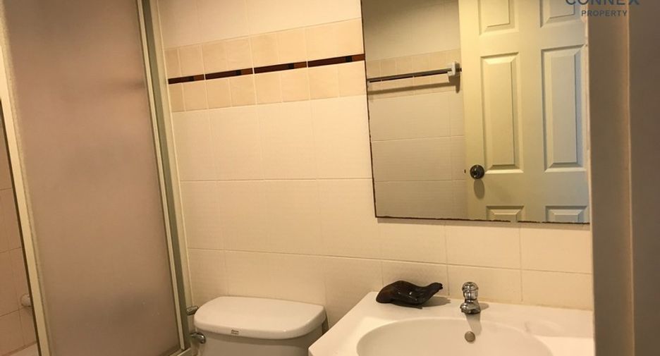 For rent 2 bedrooms condo in Yan Nawa, Bangkok