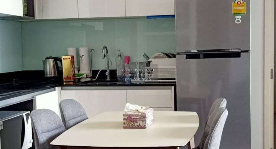 For rent 2 bedrooms condo in Huai Khwang, Bangkok