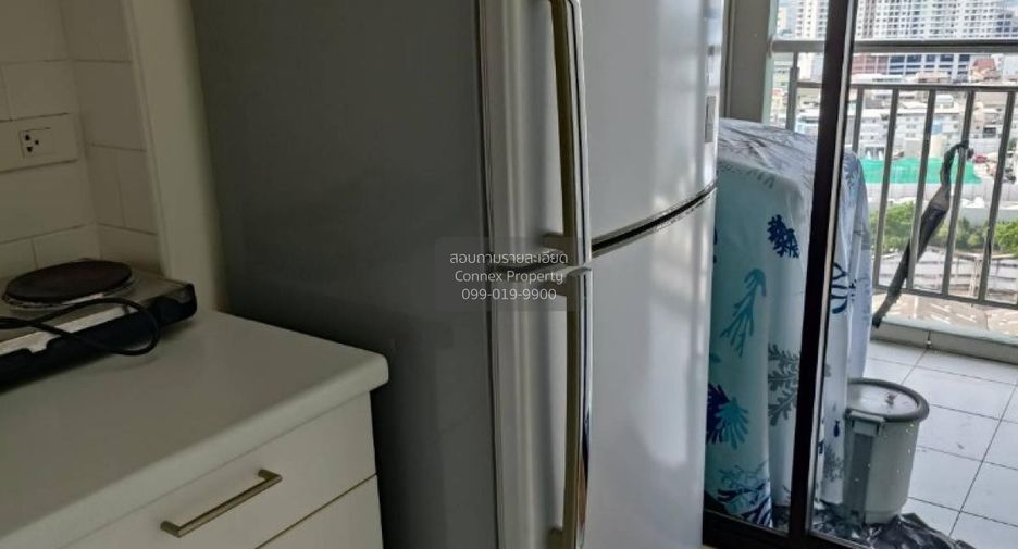For rent 2 bedrooms condo in Yan Nawa, Bangkok