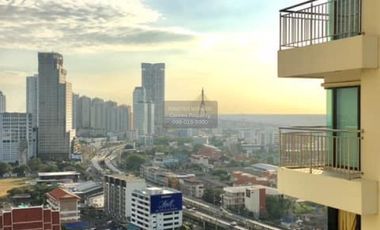 For rent 2 bedrooms condo in Yan Nawa, Bangkok