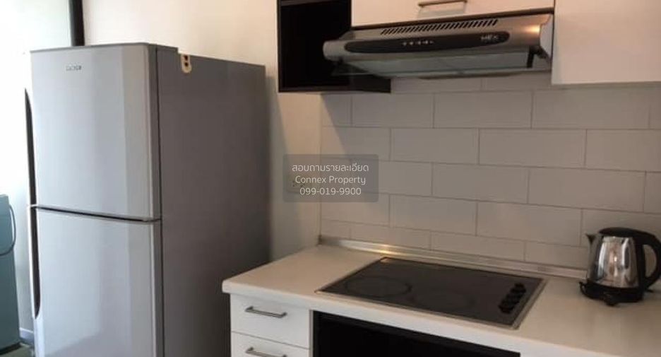 For rent 2 bedrooms condo in Yan Nawa, Bangkok