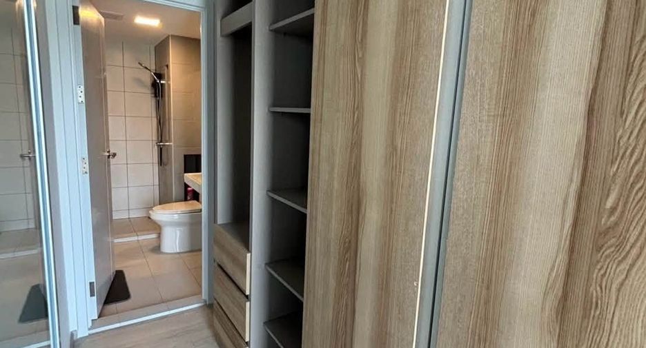 For rent studio condo in Phra Khanong, Bangkok