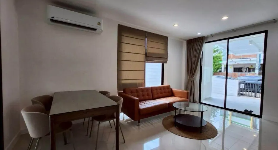 For rent 3 bedrooms house in Suan Luang, Bangkok