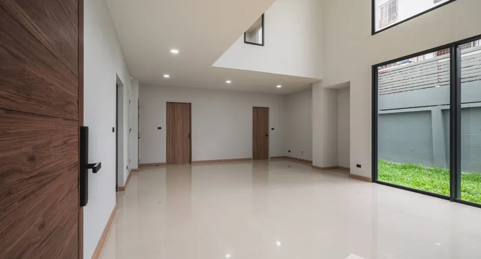 Casa en venta de 4 habitaciones en Lat Krabang, Bangkok