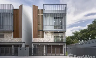 Casa en venta de 4 habitaciones en Lat Krabang, Bangkok