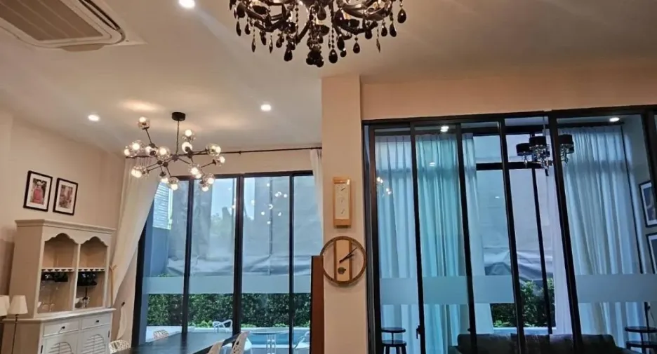 Haus zum Kauf mit 5 Zimmer in Bang Kapi, Bangkok
