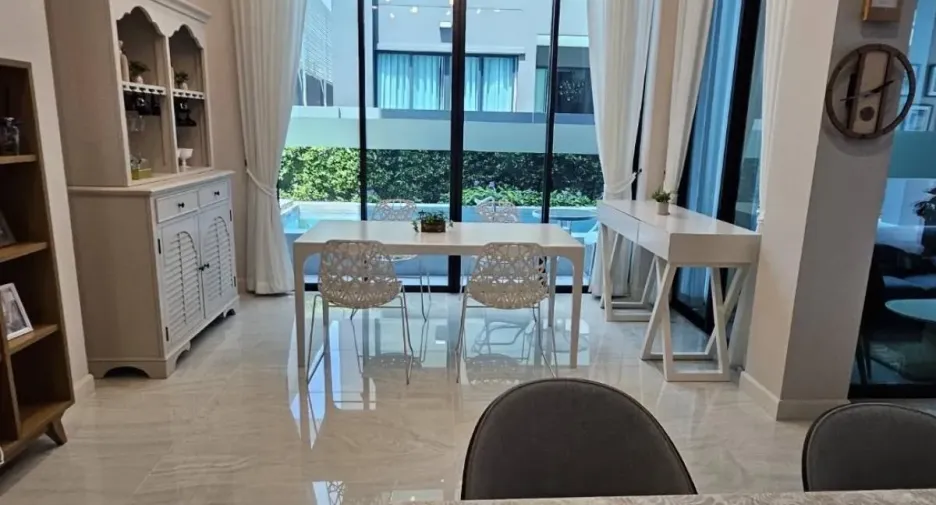 Haus zum Kauf mit 5 Zimmer in Bang Kapi, Bangkok