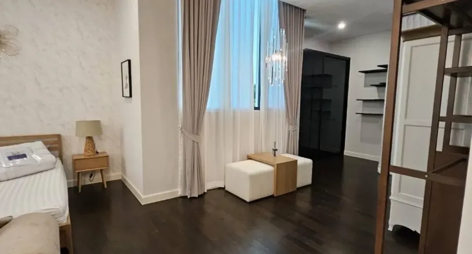 Haus zum Kauf mit 5 Zimmer in Bang Kapi, Bangkok