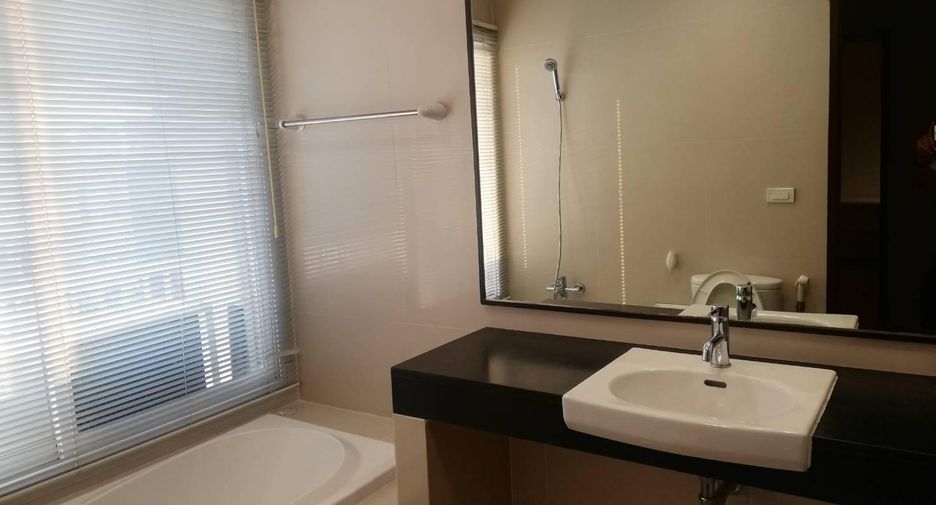 For rent 1 bed condo in Watthana, Bangkok