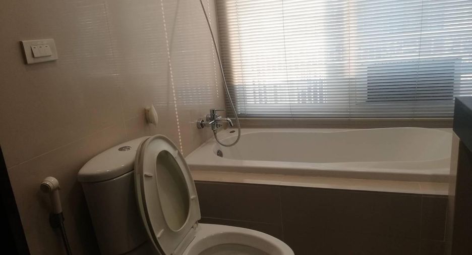 For rent 1 bed condo in Watthana, Bangkok