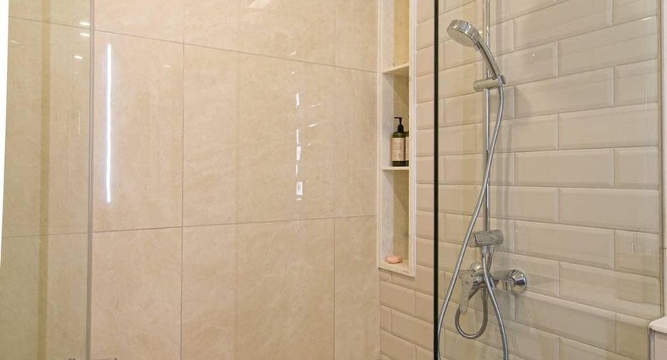 For rent and for sale 1 bed condo in Khlong Toei, Bangkok