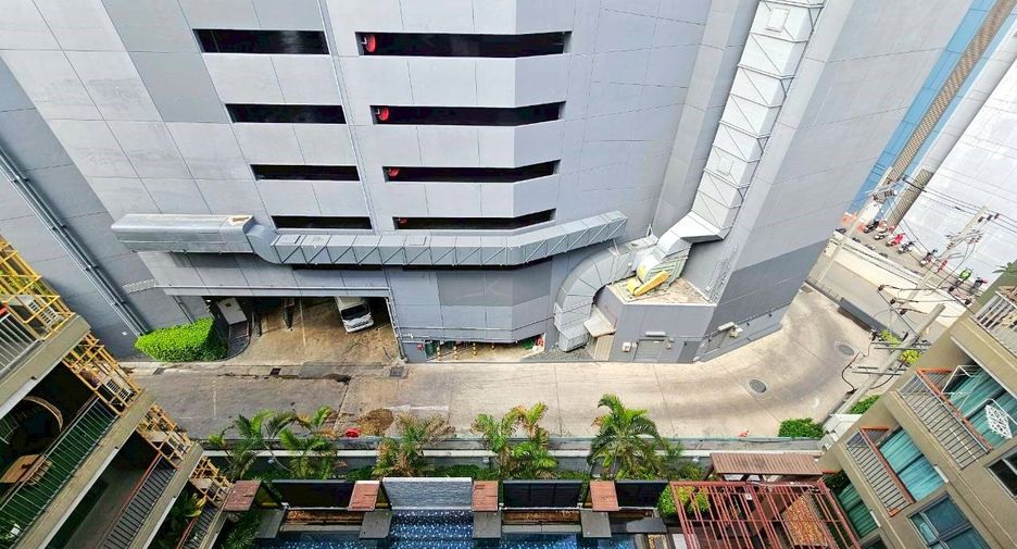 For rent 1 bed condo in Khlong Toei, Bangkok