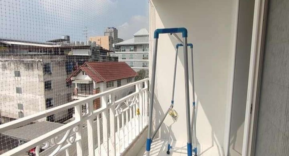 Wohnung zur Miete mit 2 Zimmer in Khlong San, Bangkok