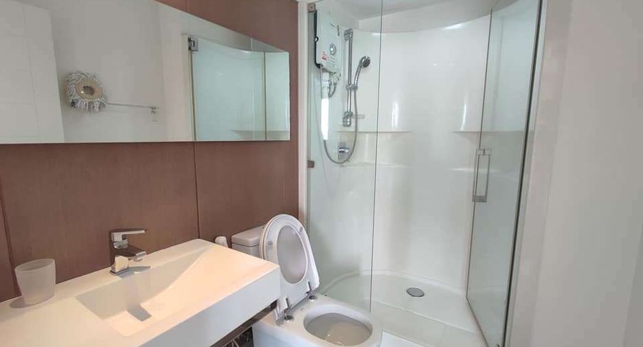 Wohnung zur Miete mit 2 Zimmer in Khlong San, Bangkok