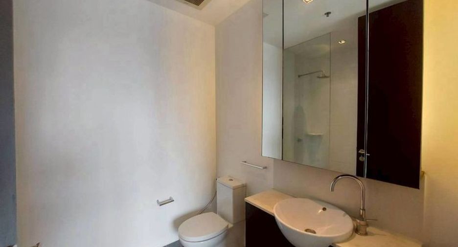 For rent 2 bedrooms condo in Yan Nawa, Bangkok