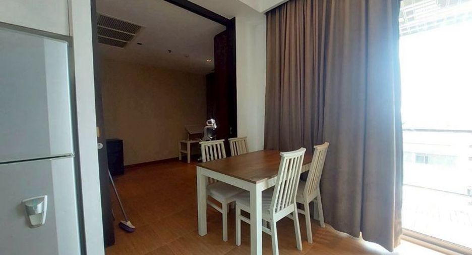 For rent 2 bedrooms condo in Yan Nawa, Bangkok