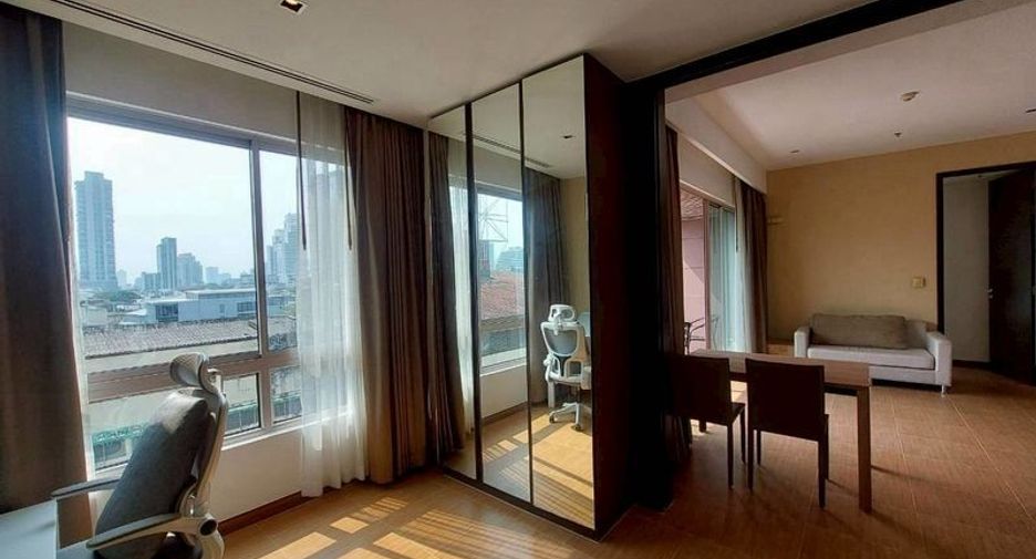 For rent 2 bedrooms condo in Yan Nawa, Bangkok
