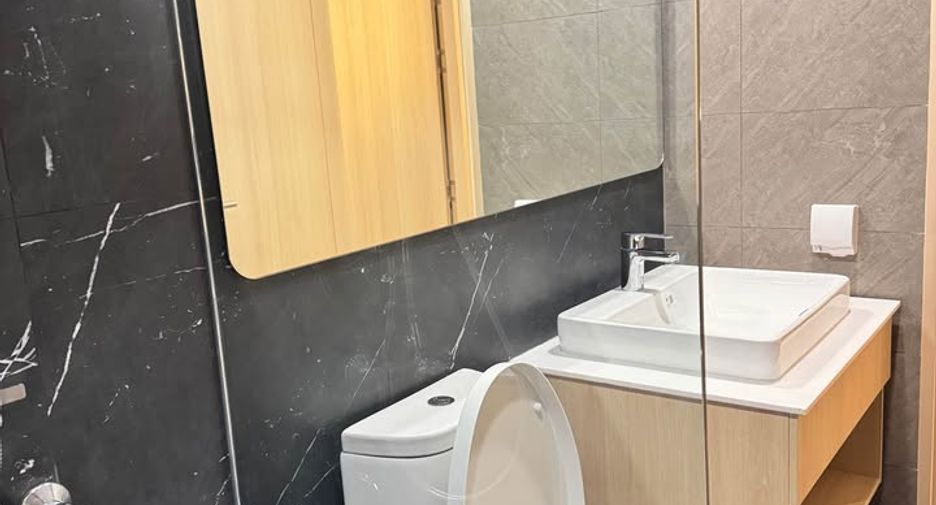 For rent 2 bedrooms condo in Bang Na, Bangkok