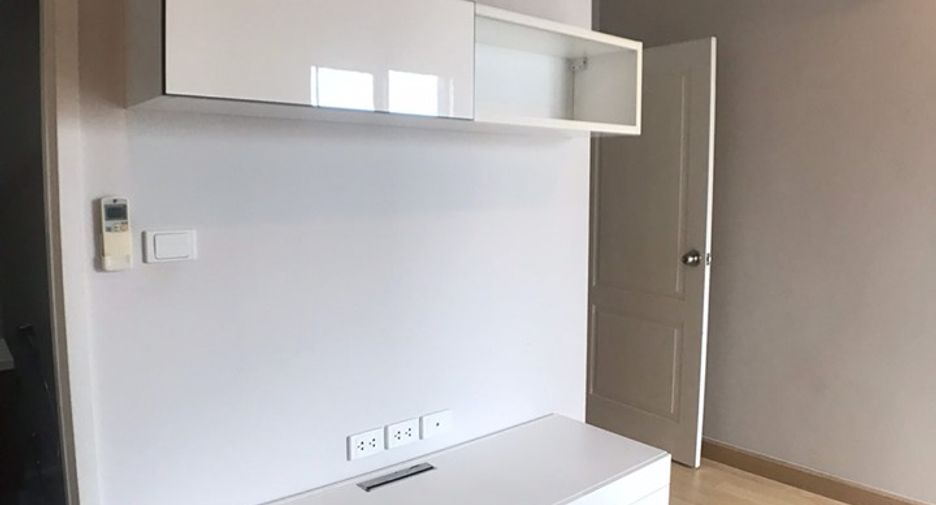 Condo en alquiler de 2 habitaciones en Khlong San, Bangkok