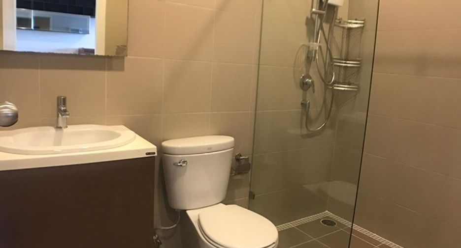 Condo en alquiler de 2 habitaciones en Khlong San, Bangkok