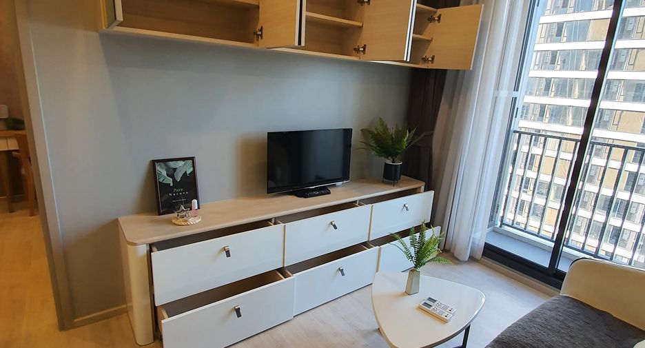 For rent and for sale 1 bed condo in Watthana, Bangkok