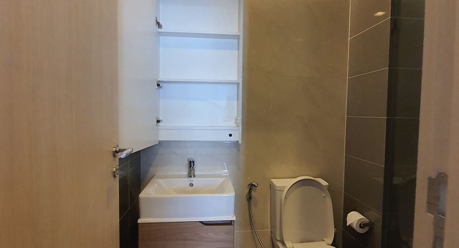 For rent and for sale 1 bed condo in Watthana, Bangkok