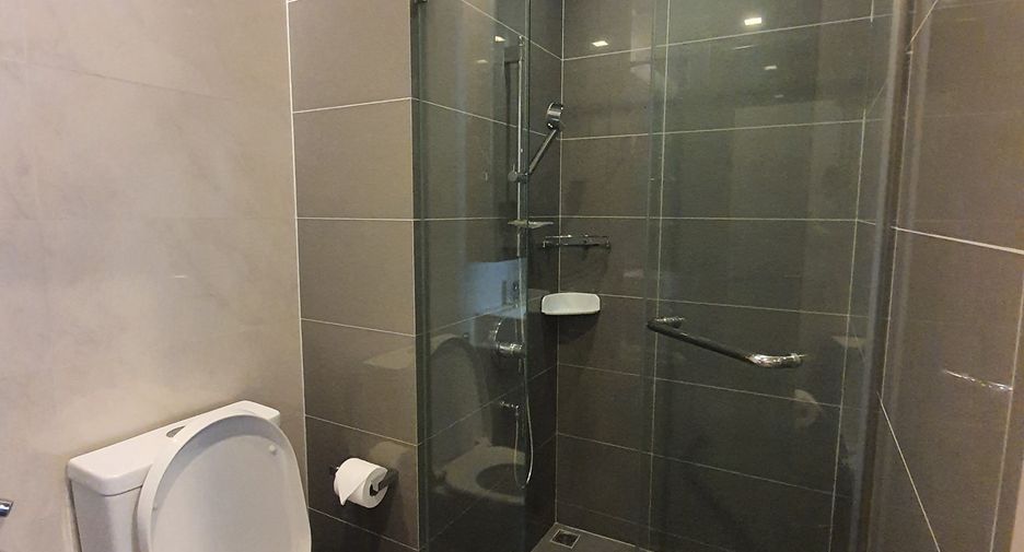 For rent and for sale 1 bed condo in Watthana, Bangkok