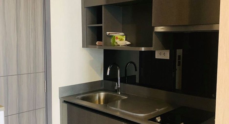 Condo en alquiler de 1 habitaciones en Khlong Toei, Bangkok